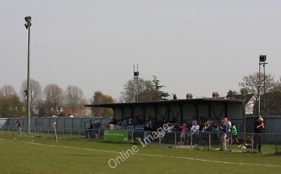 Foto 6x4 Enfield Town FC Enfield\/TQ3396 Unterstützer nehmen um 2010 Platz