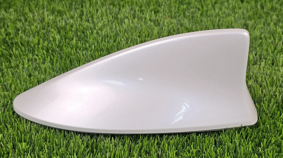 Antena de radio exterior techo Lexus IS300 2018-2022 blanca OEM usada: se adapta a Lexus Foto 2 de 4