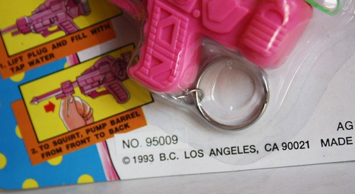 RARE VINTAGE 1993 SUPER SQUIRTER WATER SPACE GUN KEYCHAIN 15ft BOLEY NEW SEALED - 第 5/8 張圖片