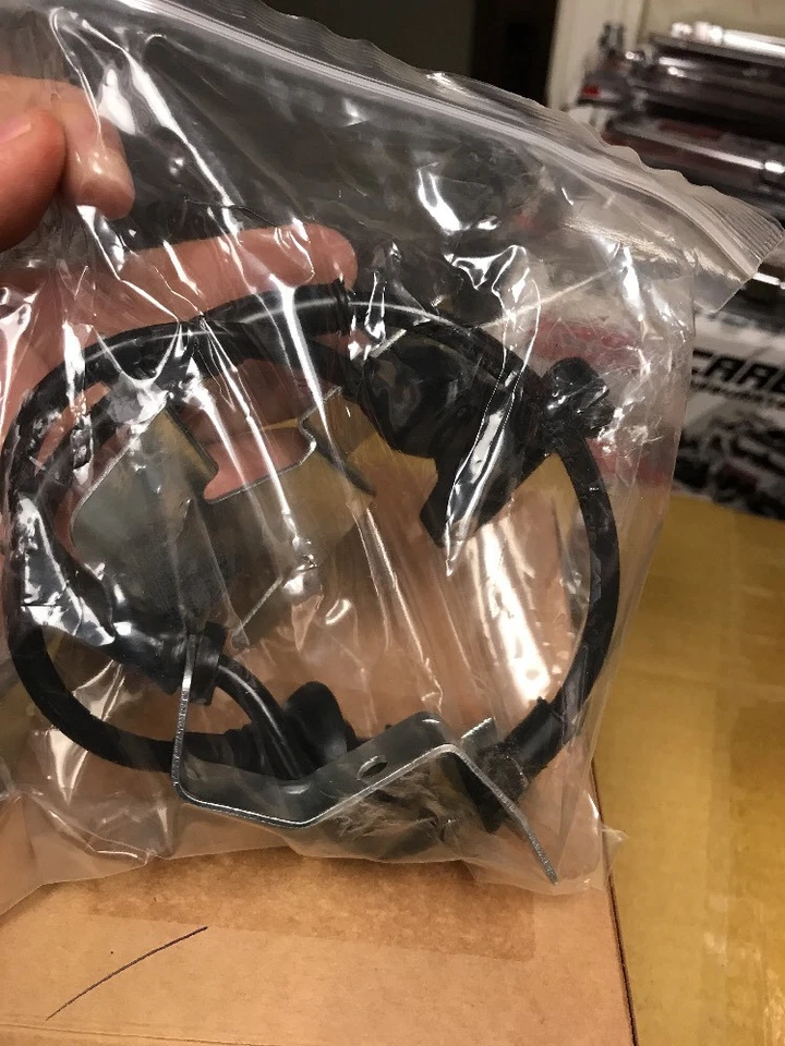 Sensor de velocidade de roda ABS 970-127 para 98-00 Chrysler Cirrus, Sebring - Imagem 2 de 4