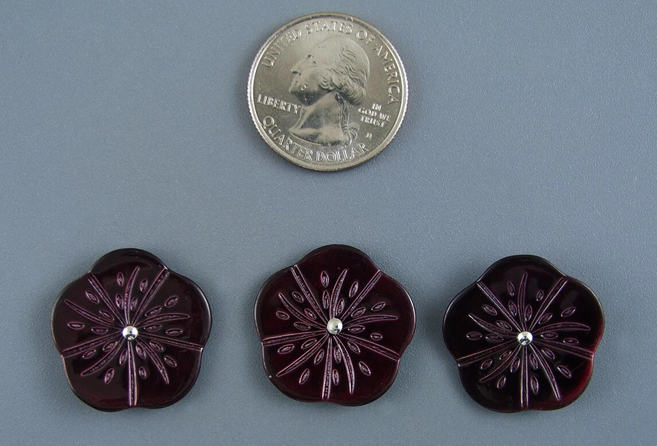 FLOWER SHAPED SHELL BUTTON - SET OF 3 - Image 2 of 3