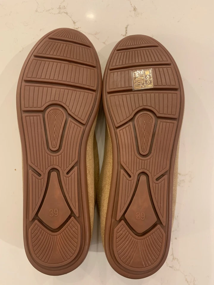 Slip On Cat Flats Women’s Size 8.5  Beige Embroidered Loafers Flexible  NEW - Image 4 of 4