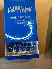 MISSY BELIEVES IN MAGIC Red Aspen Press On Nails, Short Square NOB