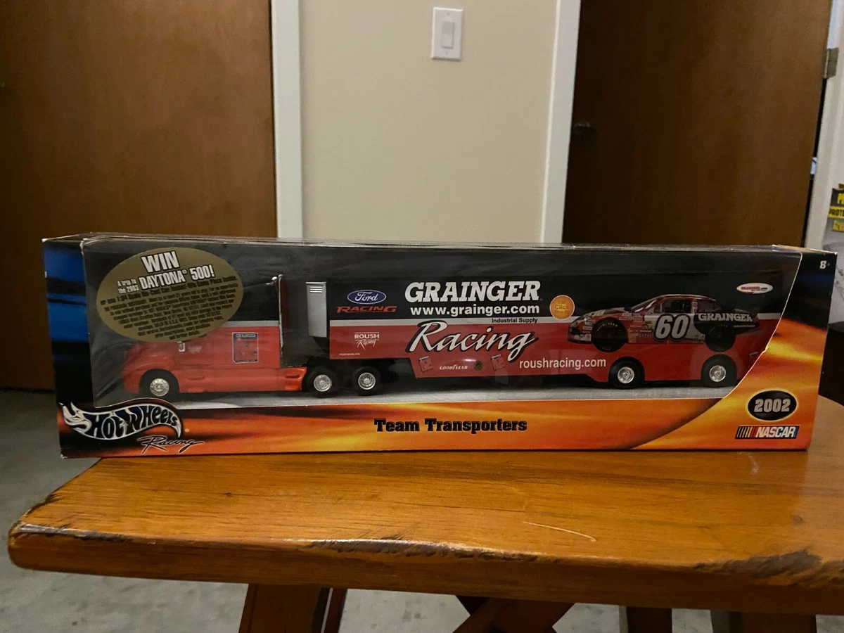 2002 Hot Wheels NASCAR Team Transporters Grainger Roush Racing 60