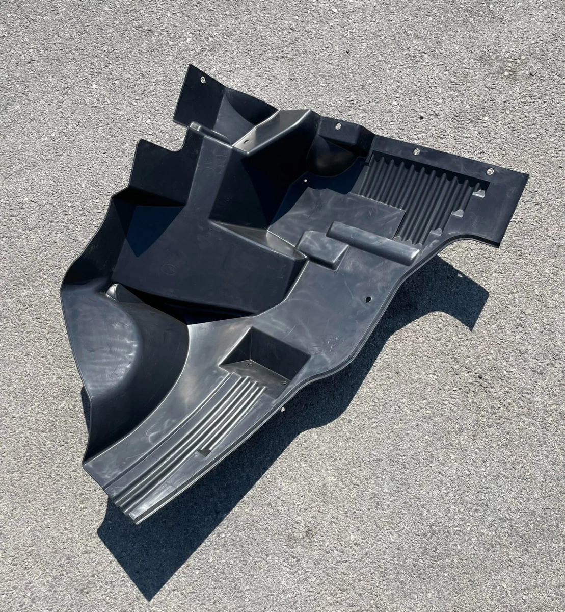 82717444 GENUINE VOLVO FRONT SPLASH SHIELD RH/S OEM - NEW | eBay 