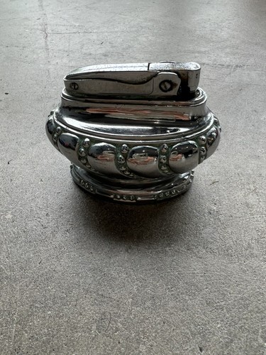 OMSCOLITE VINTAGE COLLECTIBLE LIGHTER QUEEN ANNE (2336-2)