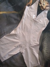 Leonisa Shapewear Medium One Piece Vneck Shorts Bodysuit Body Shaper