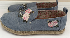 Toms Shoes Womens Chambray Alpargatas Blue Floral Embroidered Cottagecore Sz 8