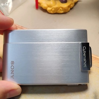 Sony Cyber-shot DSC-T200 5x Optical Zoom 8.10MP CCD Retro Digital Camera