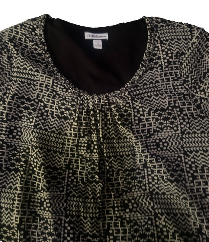 Croft & Barrow Women's Lined Black /Off White Geometric Print Top Size 1X Dressy