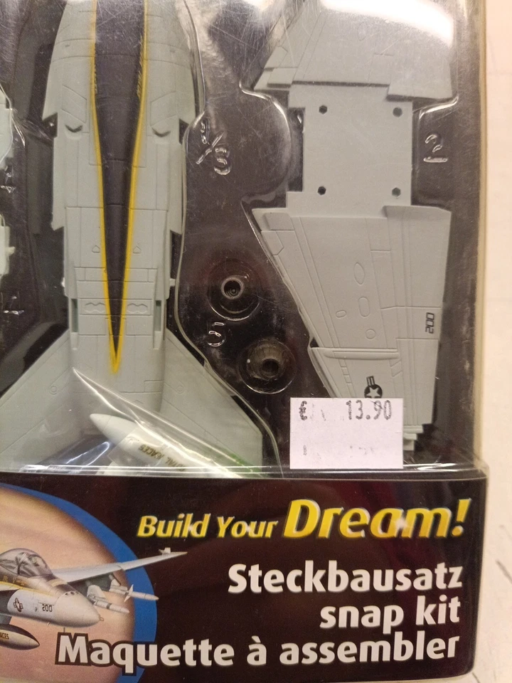 F-18 Hornet - Easy Kit - Plastic Model Kit 1:100 Revell cod.00601 - Immagine 4 di 4