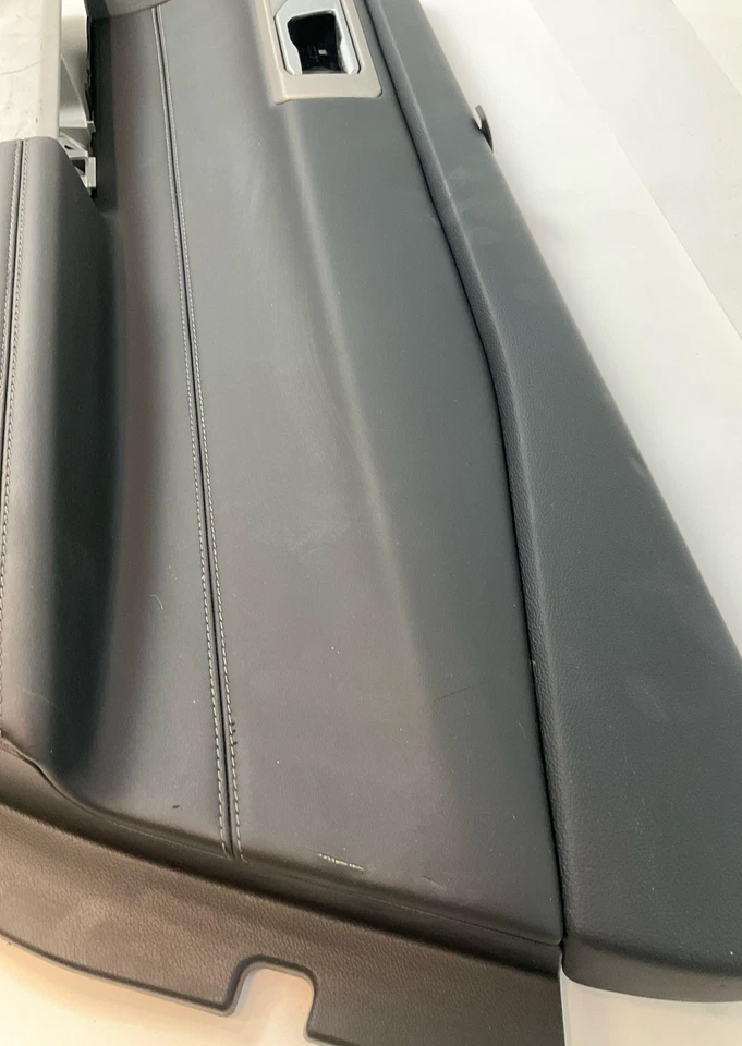 Panel de moldura de puerta trasera Ford Explorer 2020-2023 lado derecho del pasajero 33 k millas OEM Foto 3 de 4
