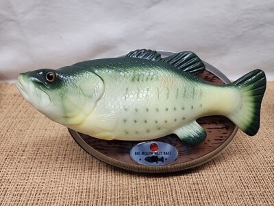 Big Mouth Billy Bass Gemmy sings and dances 