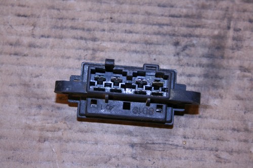Suzuki GSX1100G GV74A 1991-1996 Fuse Box - Picture 2 of 2