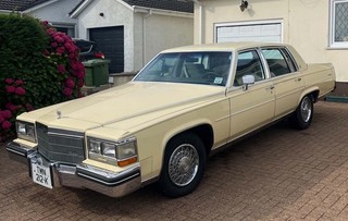 Fleetwood Brougham Cadillac 1985
