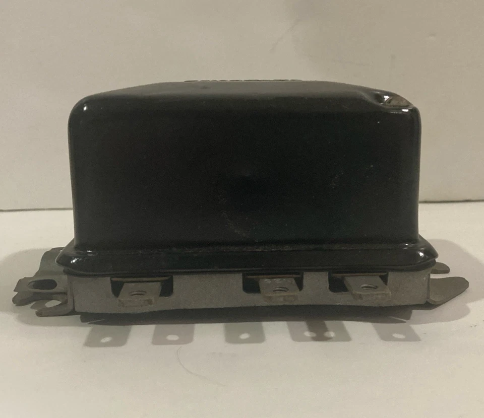 Regulador de voltaje Delco Studebaker 1949-1955 - Ver descripción   Foto 3 de 4