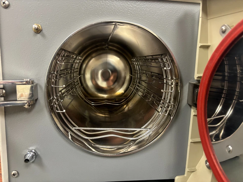 Tuttnauer 2340EA Autoclave Steam Sterilizer - Image 4 of 4