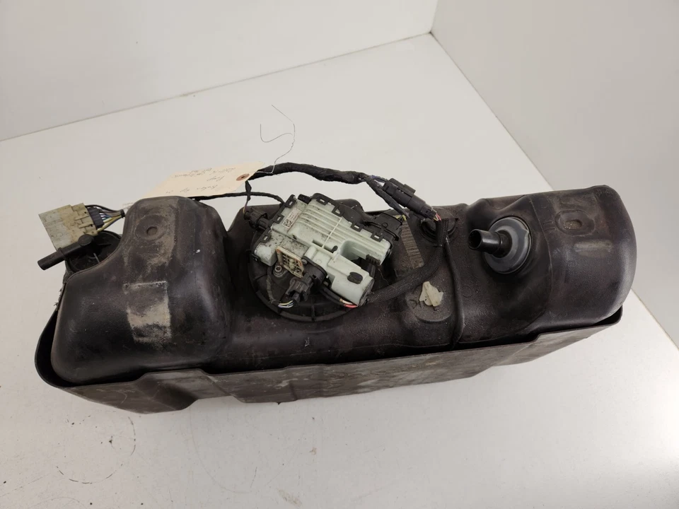 Ford F350 F450 F550 2011-2016 cabina y chasis DEF tanque de líquido de escape y bomba Foto 4 de 4