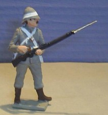 TOY SOLDIERS TIN BOER WAR BRITISH BUFFS INF SOLDIER LOADING 54 MM