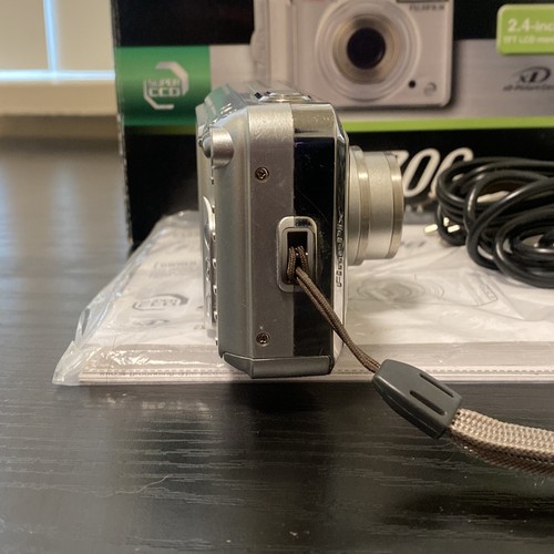 FujiFilm FinePix A700 7.3MP Digital Cam TESTED WORKING PROPERLY box Included - Picture 6 of 10
