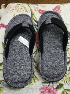 isotoner flip flops