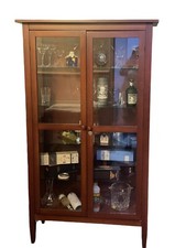 MOBILE  IN LEGNO NOCE