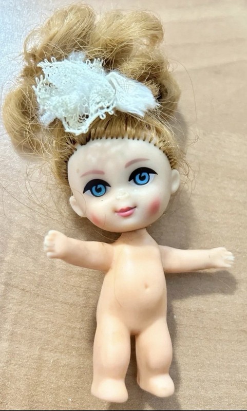 Vintage 1960’s liddle kiddle doll mini posable Mattel Florence Niddle nurse