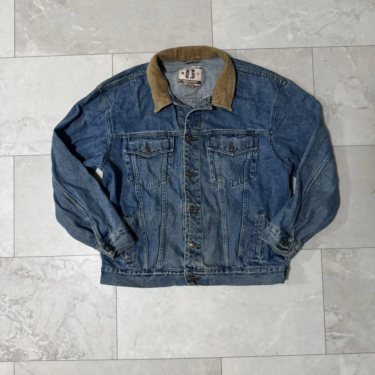 Dunbrooke blue denim jacket with a corduroy collar Size XL