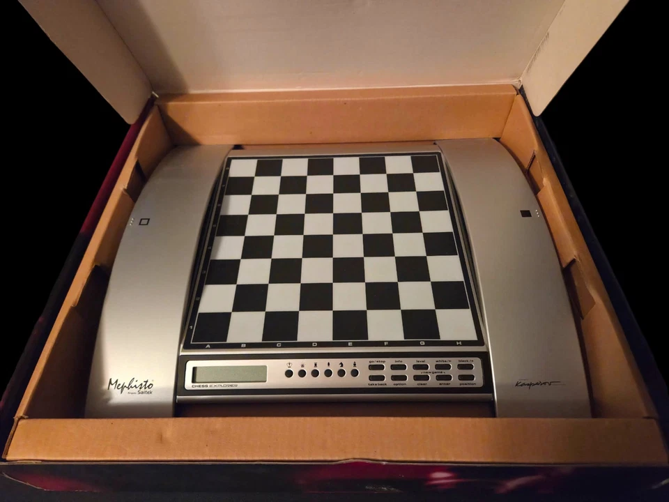 Juego de ajedrez electrónico Saitek Mephisto Explorer probado funcionando Kasparov  Foto 4 de 4