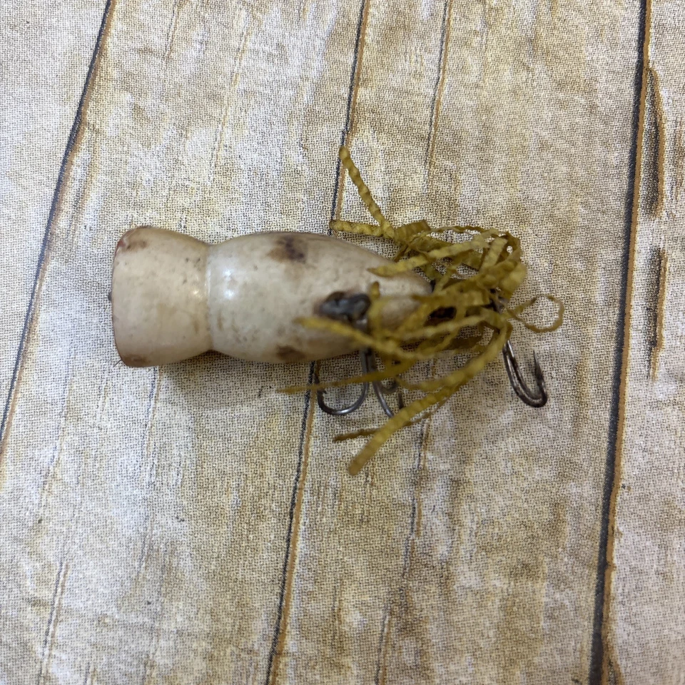 Isca de pesca Hula Popper vintage Fred Arbogast padrão sapo - Imagem 3 de 4