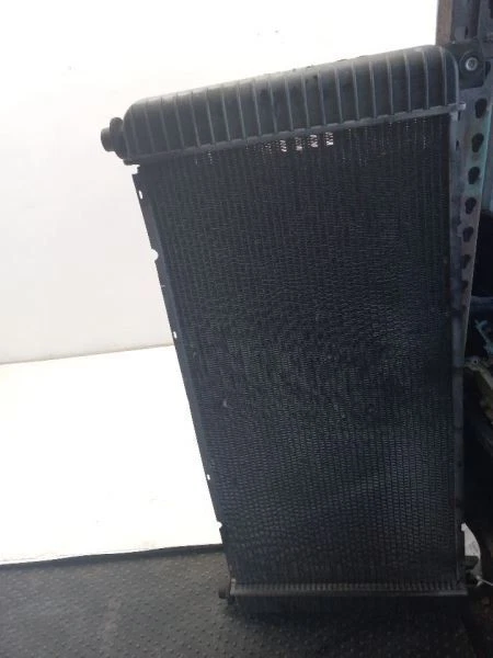 Radiador 99-03 GMC SIERRA 2500 PICKUP 22840116 Foto 4 de 4