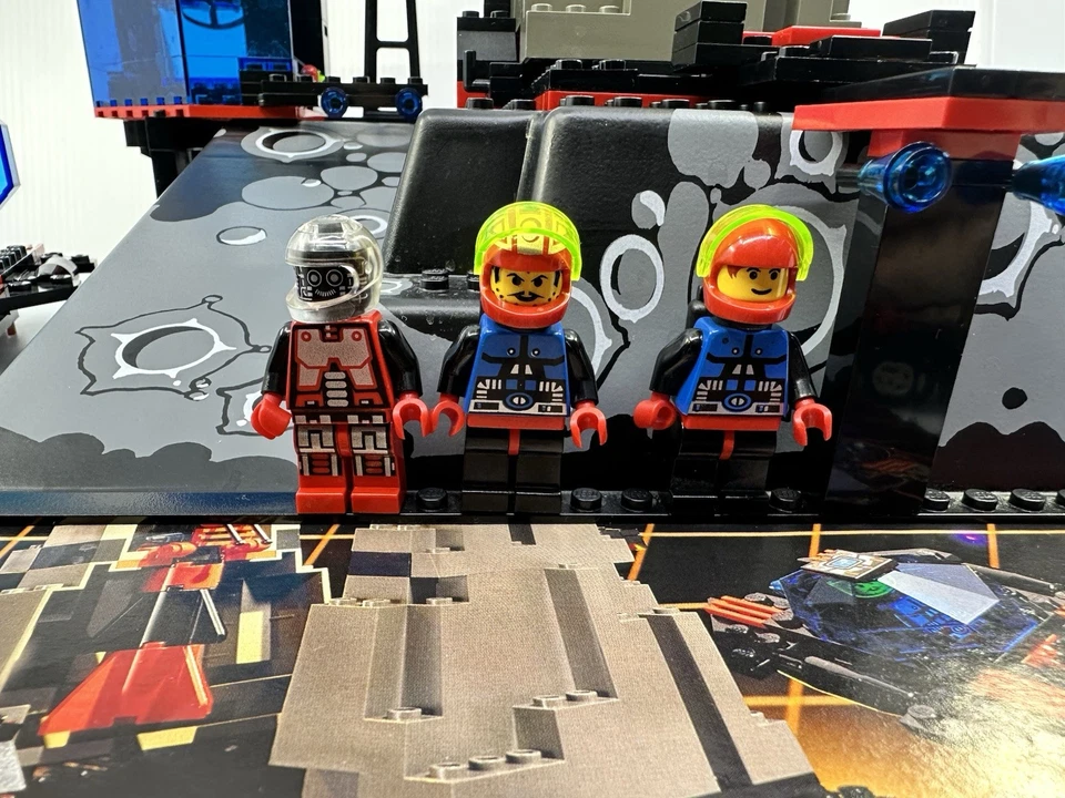 Lego 6959 Space Spyrius LUNAR LAUNCH SITE Complete w/Instructions - Image 2 of 4