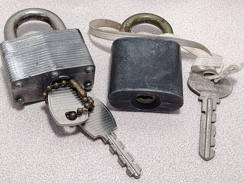 8 Vintage Padlocks w/ Keys & Combinations Brass Cole, Slaymaker, Dudley, Master - Picture 6 of 10