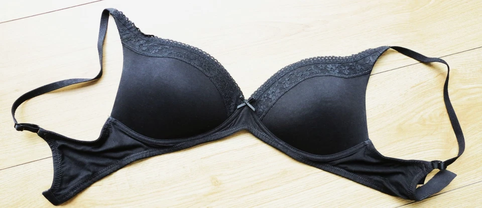 4 bras 2 M&S / 2 NEW LOOK 32D Size 10 Both 2 WHITE / 1 BLACK / 1 PALE ROSE - Image 3 of 4