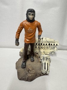 PLANET OF THE APES Cornelius Model Kit 2000 Playing Mantis Pro Built