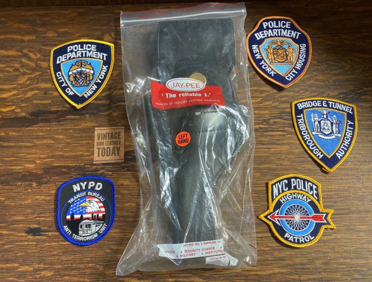 NYPD OFFICER/JAY-PEEバッチホルダー Amazon.com : Jay-Pee Police Badge Holder - Four Bar Tag