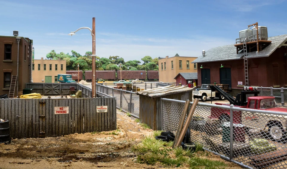 Woodland Scenics ~ New 2024 ~ O Scale ~ Privacy Fence ~ A3005 - Image 2 of 2