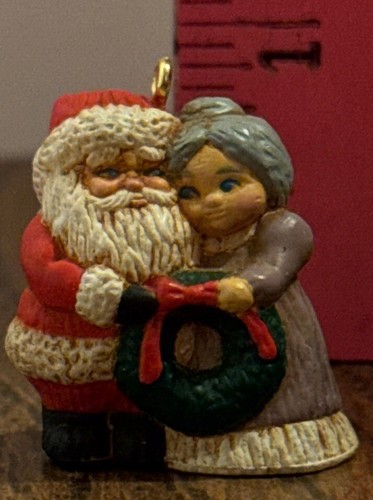The Kringles`1993`Miniature,Santa And Mrs Clause #5 Hallmark Ornament - Picture 5 of 8