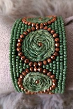 Armreif im Boho-Ethno-Stil, Perlen und Naturmaterialien, wie neu 