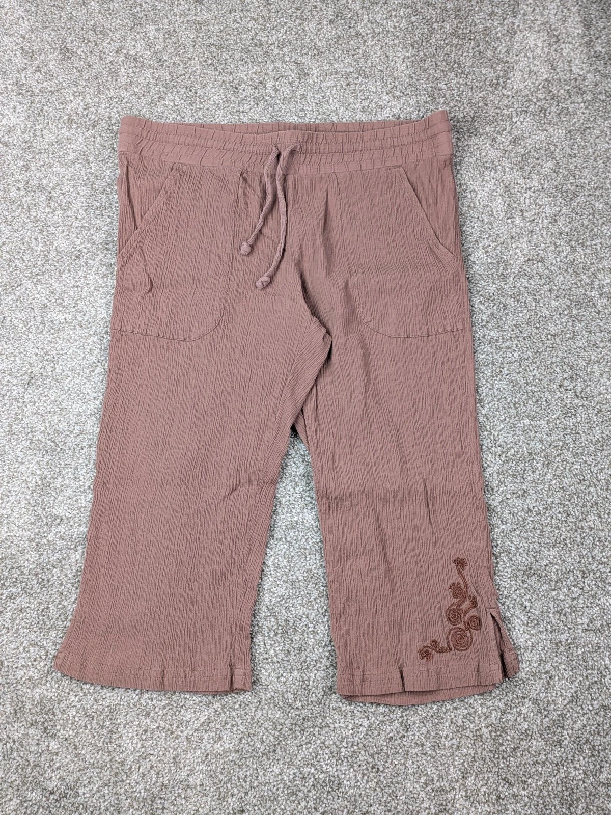 Columbia Capri Pants Womens Medium Crinkle Drawstring Cropped Embroidered