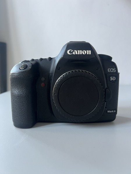 [NEAR MINT] Canon EOS 5D Mark II 21.1 MP + accesories
