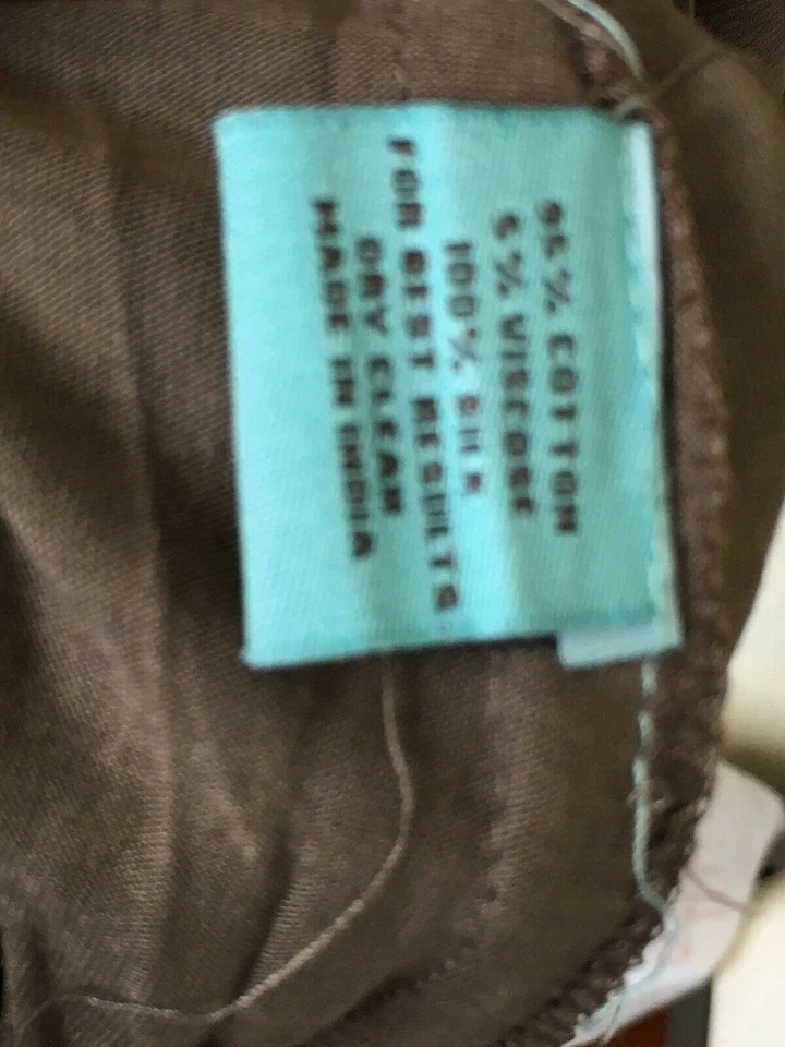 VESTIDO HECHO A MANO 100% Seda Taupe POR LETARTE L MSP: $319 Foto 4 de 4