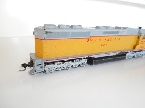 Lot 2.Athearn Union Pacific Co-Co Diesel #3600.Strong motor. Railings missing.HO - Picture 5 of 13