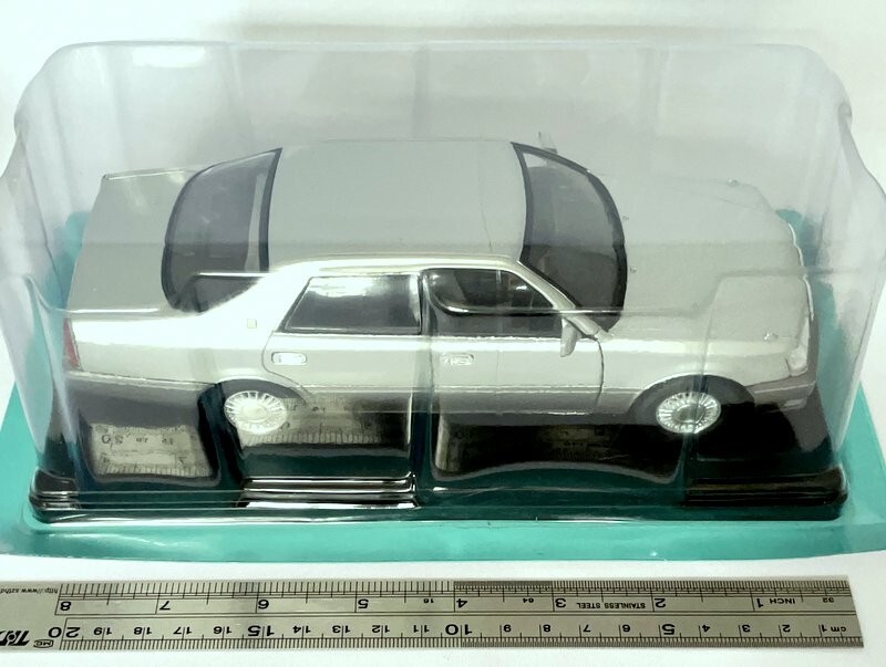 Toyota Crown Majesta [1995] 1/24 Diecast - Japanese Cars