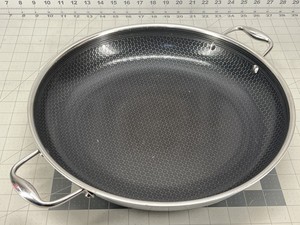 HexClad  Hybrid Nonstick 14" Frying Pan, No Lid - Used