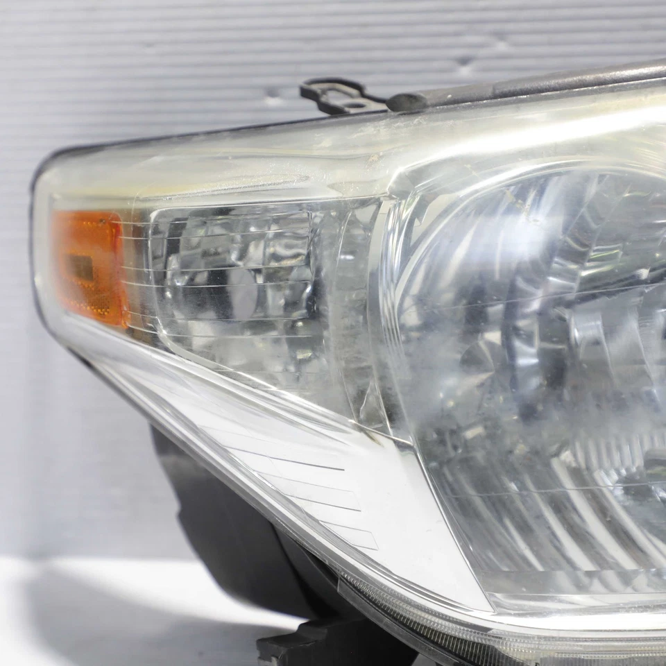 Оригинальная правосторонняя галогенная фара в сборе для Toyota Land Cruiser 2009–2012 годов выпуска - Изображение 3 из 4