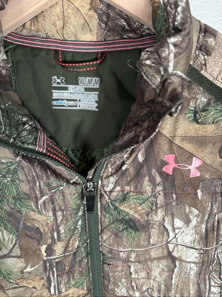 Under Armour Women's M Camo Hunting Vest Zip - Image 2 of 4