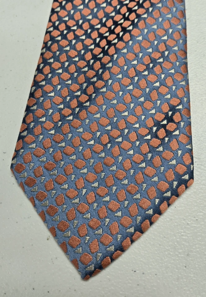 Corbata Charvet Jacquard Seda Brillante Plata y Rosa Geométrico Mosaico 57 x 3 7/8 Foto 4 de 4