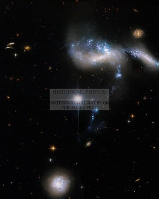 STAR FORMATION STREAMS IN HICKSON COMPACT GROUP 31 8X10 PHOTO
