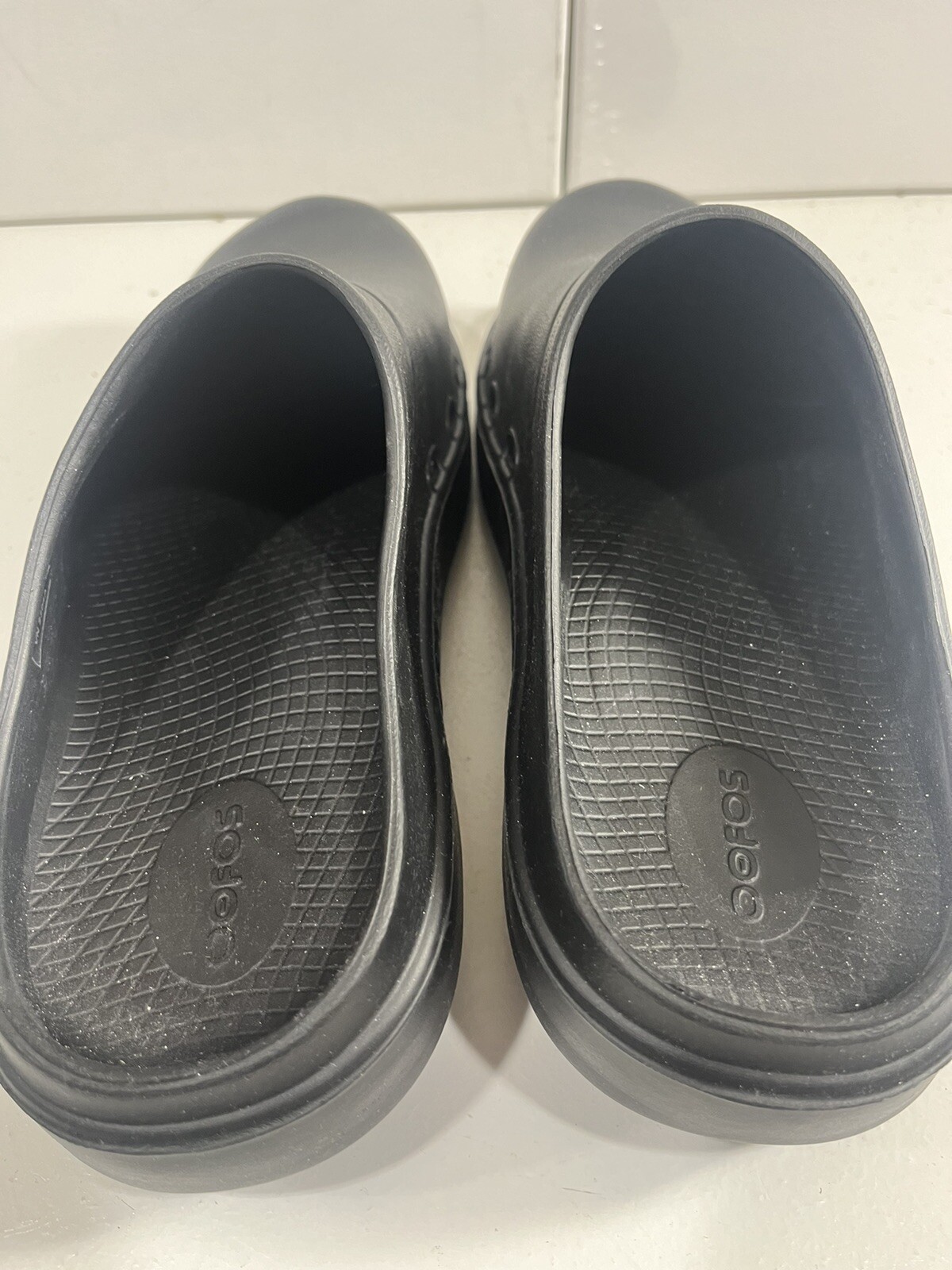 Oofos Unisex OOcloog Black Round Toe Slip On Clog… - image 4